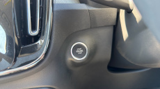 Volvo XC40 2.0 B4P Ultimate Dark 5dr Auto Petrol Estate